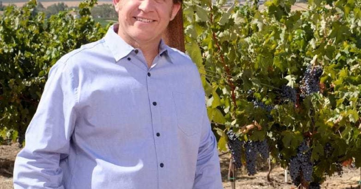 J. LOHR VINEYARDS & WINES NAMES BRENDEN WOOD RED WINEMAKER J. Lohr